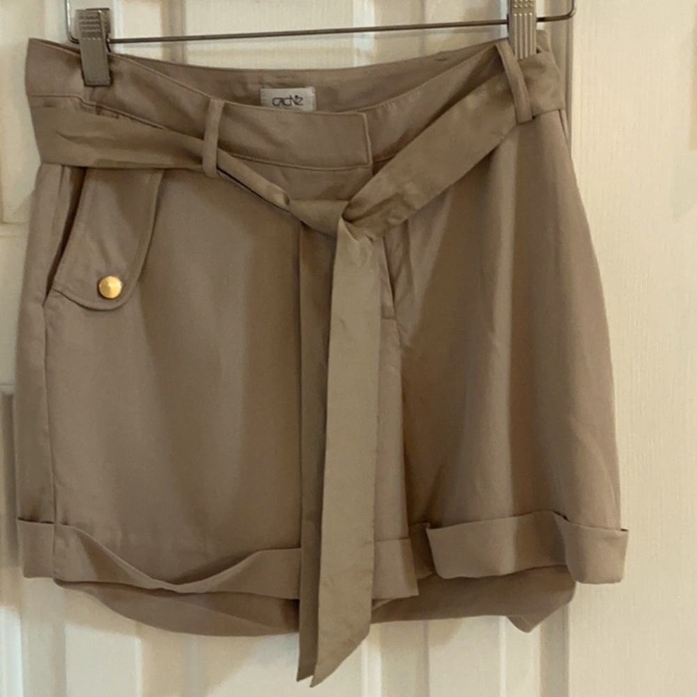 Cache Vintage Dark Khaki Cuffed Shorts w/ Sash at Waist